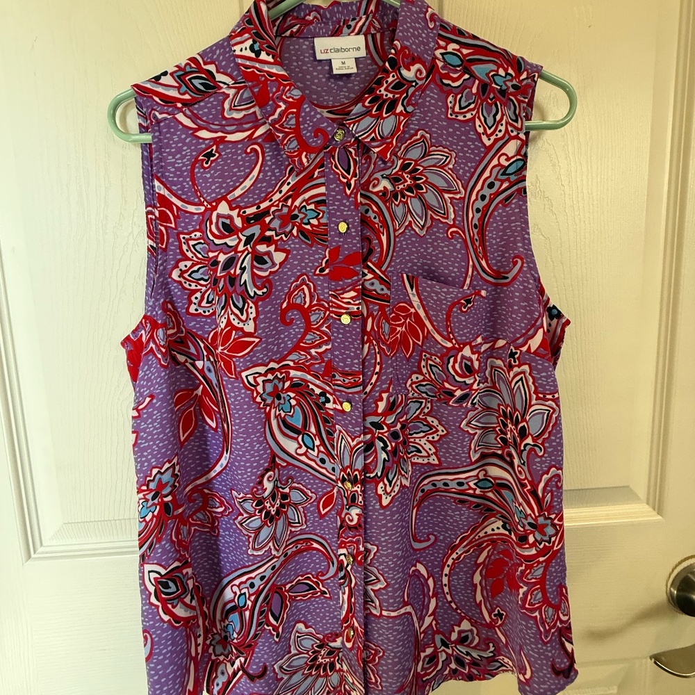 Liz Claiborne Women’s Medium Sleeveless Button Front Blouse Purple Red Paisley